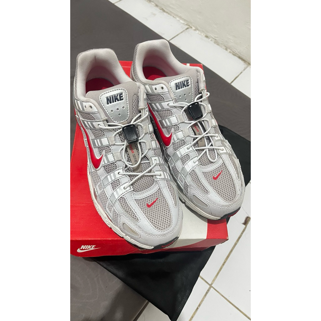 Preloved sepatu nike p-6000