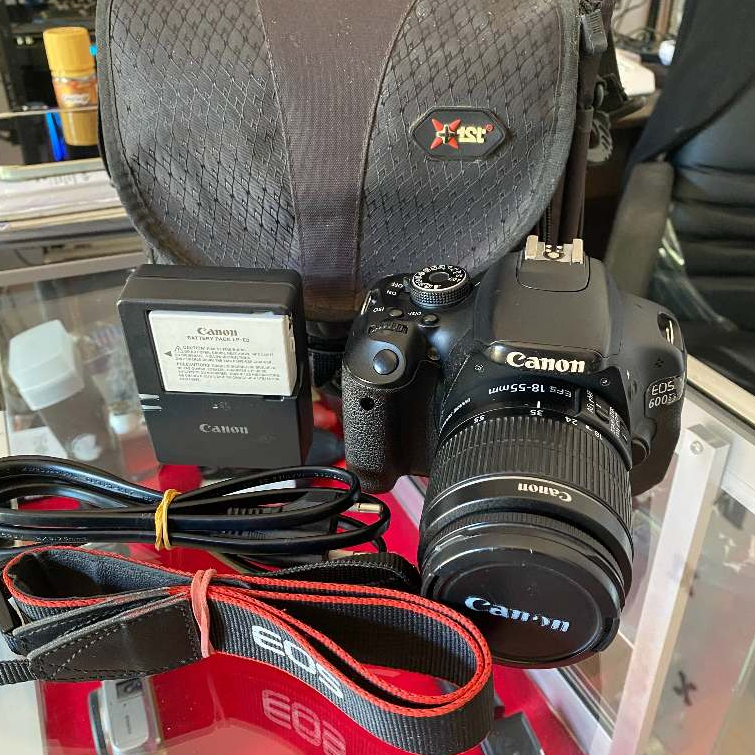 Kamera DSLR Canon EOS 600D Murmer