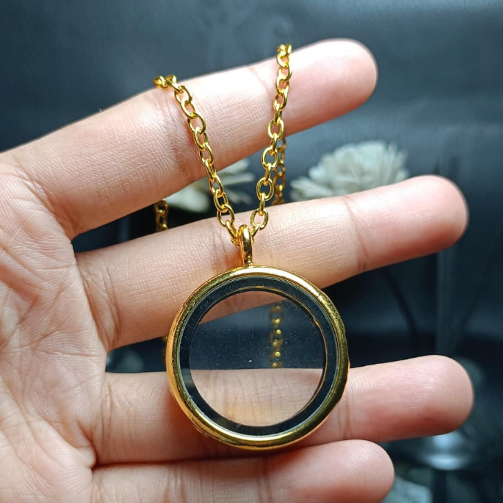 Liontin / Gold Pendant Locket Round 3 cm