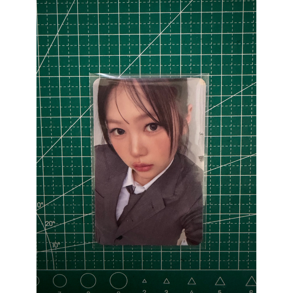 PHOTOCARD YEON H2H OFFICIAL ALBUM FOCUS school (pc yeon)