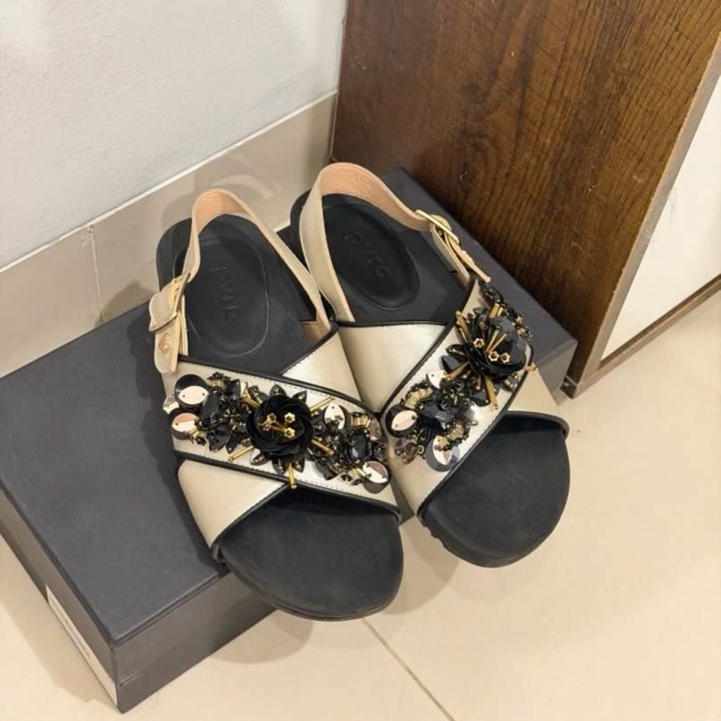 PVRA Cavvami Gold Black