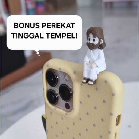 Figur Yesus Mini Hipper Duduk Pajangan Monitor Komputer Dekorasi Meja Kerja HP Mobil