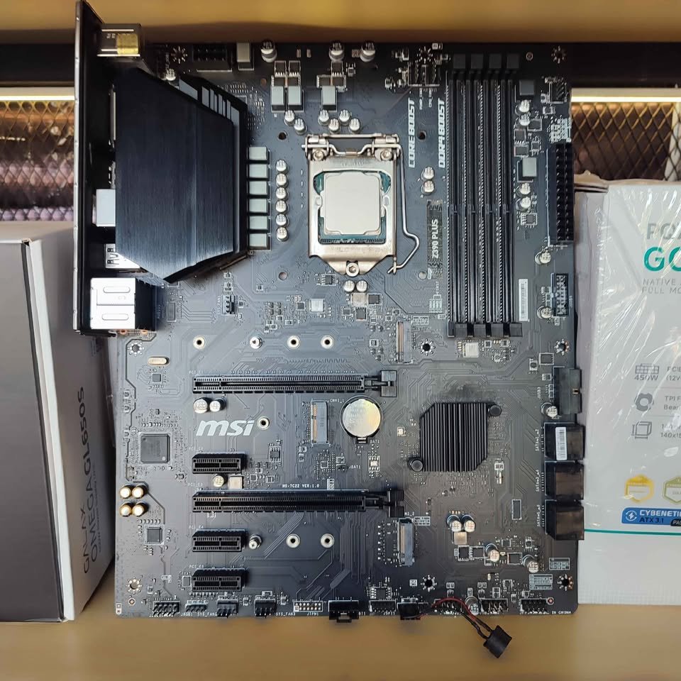 Paket i7 8700K dan Motherboard Msi Z390 Plus Normal Bergaransi