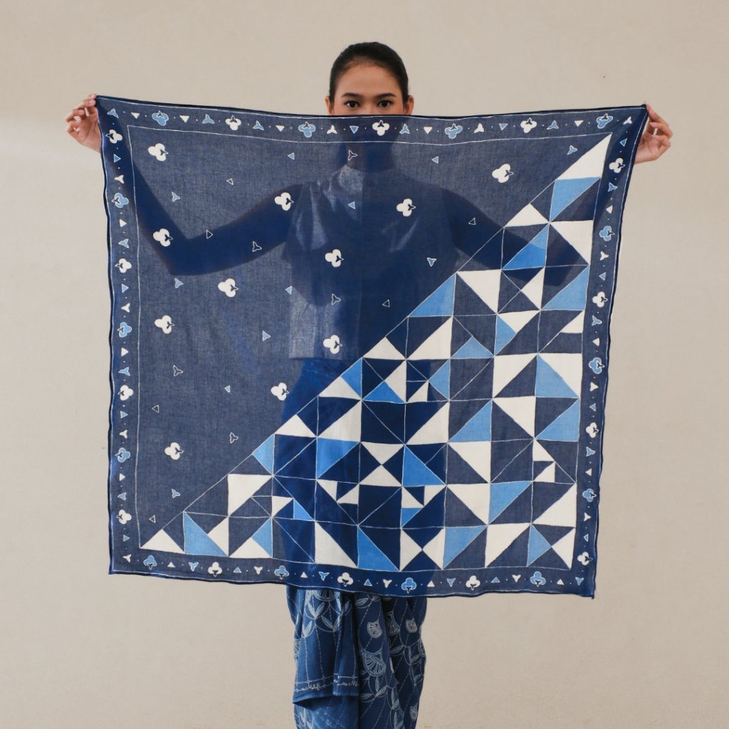 METAFLORA - Scarf Batik Tulis Indigo