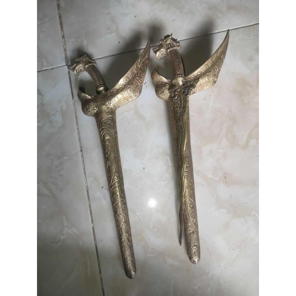 2 Keris naga Kuningan lawasan