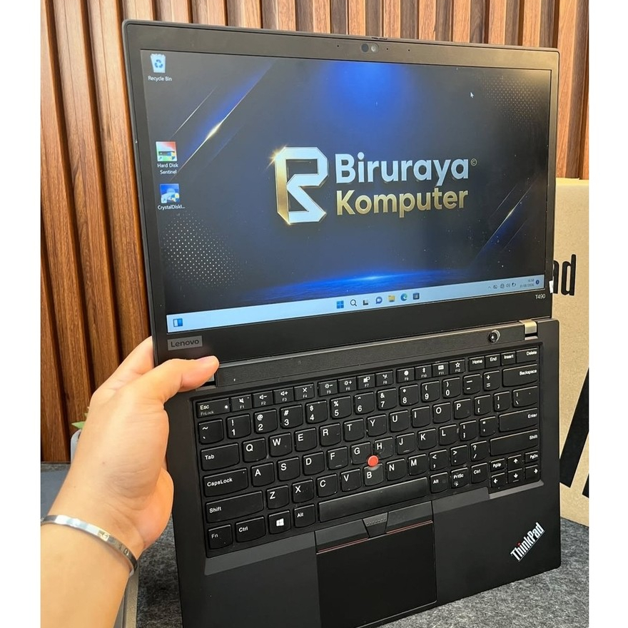 LENOVO THINKPADT490/AMD Ryzen 7 5825U/ RAM:16 GB/ SSD: 256
