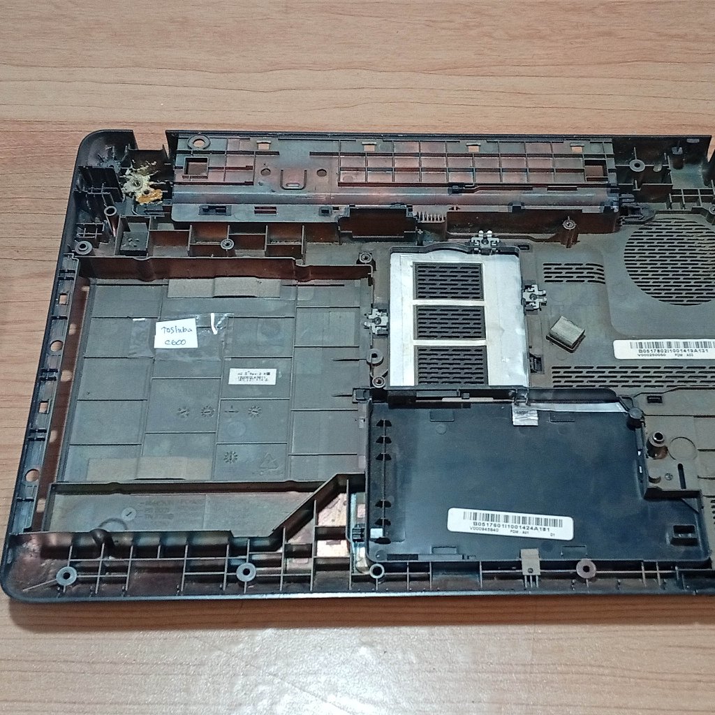 Casing Bagian Bawah Laptop Toshiba C600