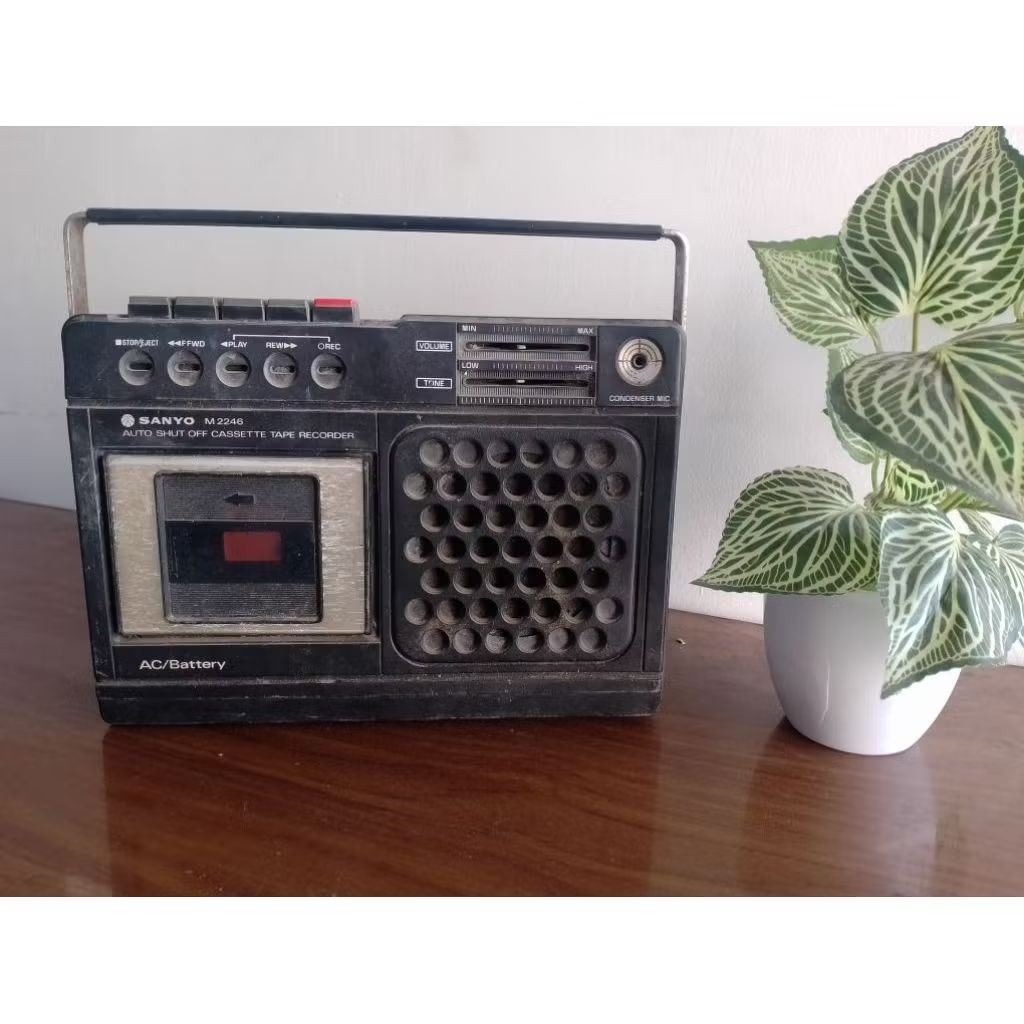 Radio tape recorder 1970n jadul vintage off/mati display/pajangan