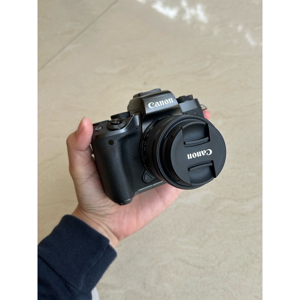 Canon EOS M5 (Mirrorless)