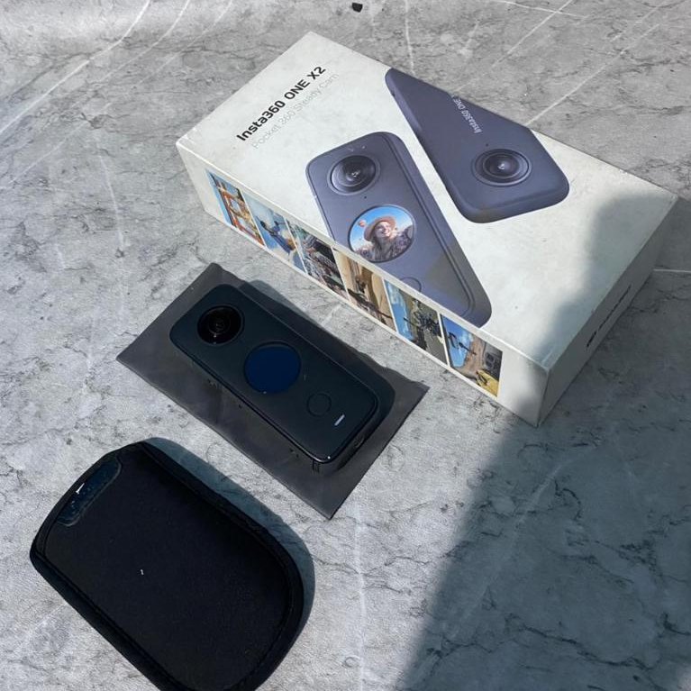 Insta360 X2 second lensa mulus