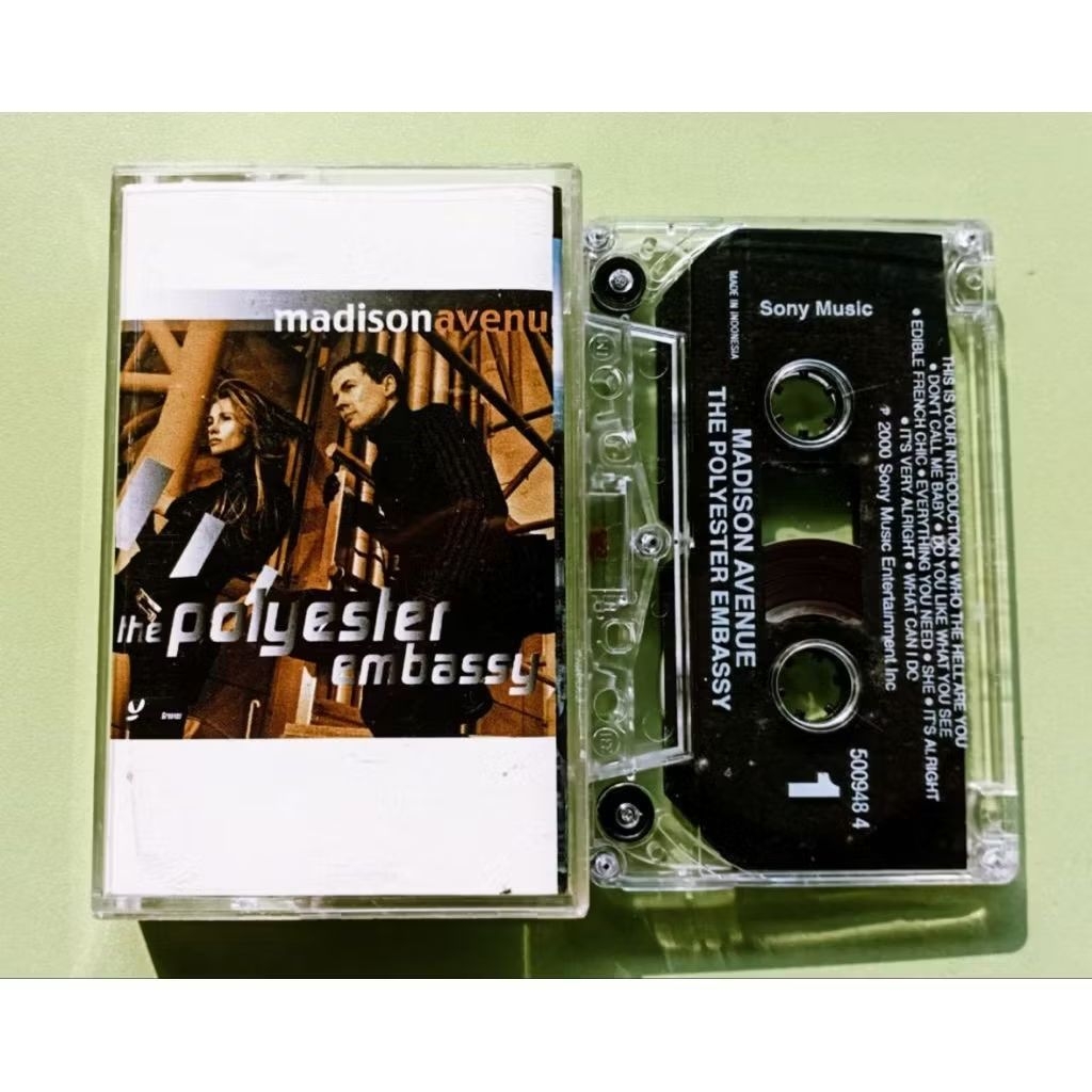 Kaset pita original : madison avenue - the polyester embassy.
