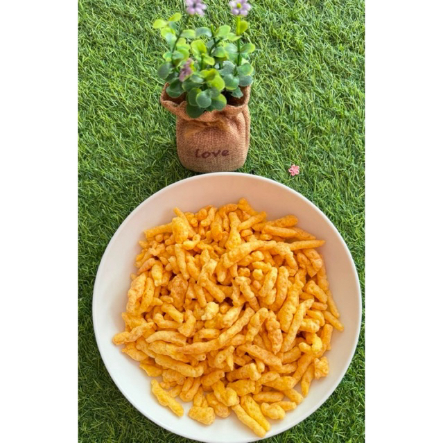 Cemilan Jagung Cheetos Twis Corn 200g - Renyah, Gurih, dan Pedas
