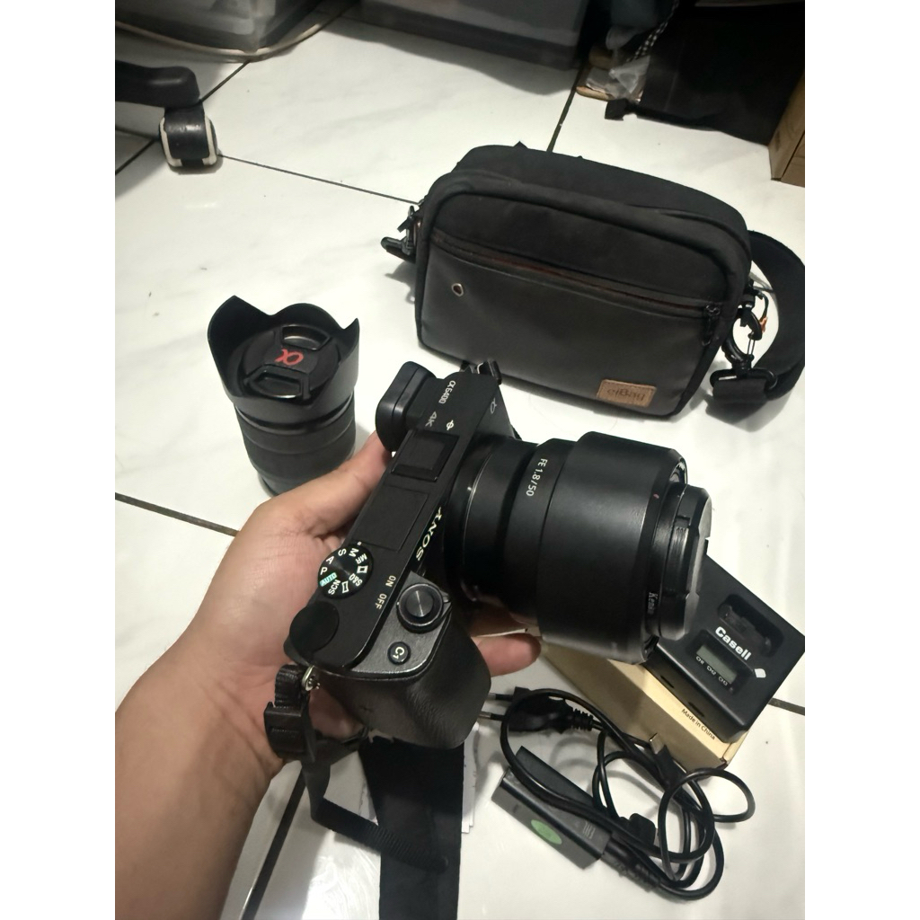 Sony A6400 - Lensa Sony 28-70 - Lensa Sony 50