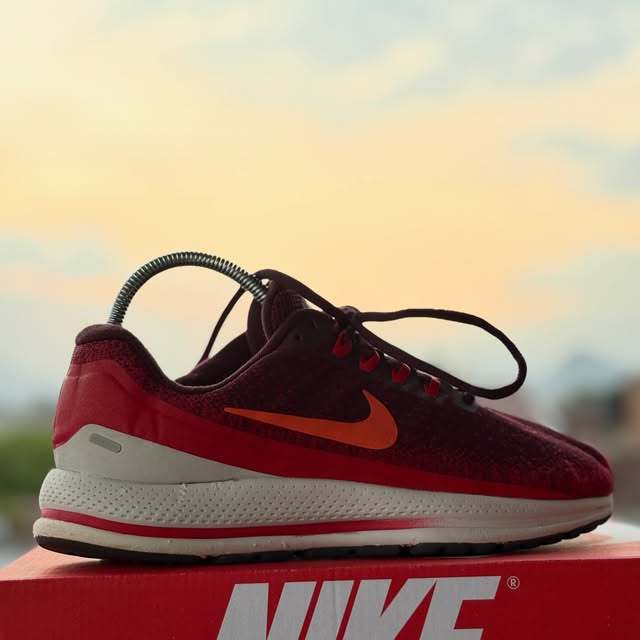 Sepatu Nike Air Zoom Vomero 13 Wine