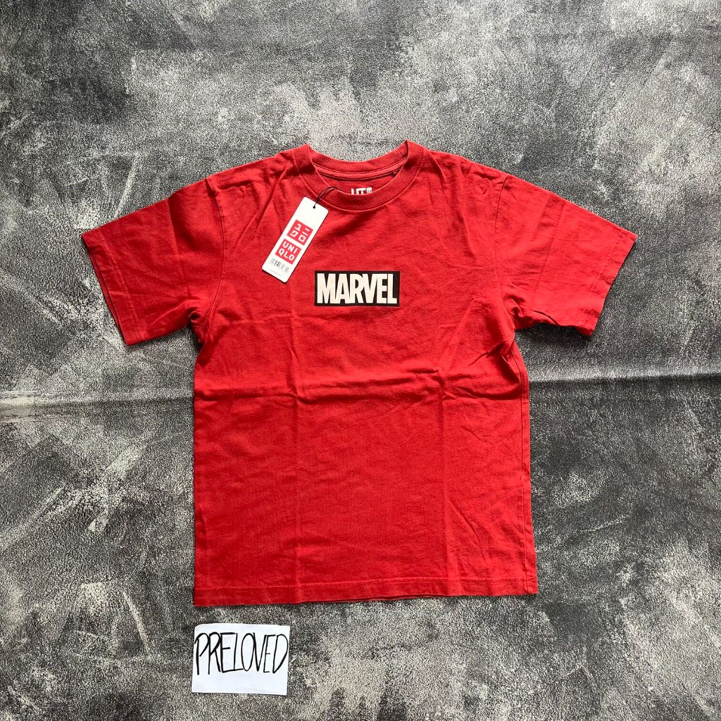 Tshirt Uniqlo UT x Marvel Spiderman Kaos Merah ukuran S