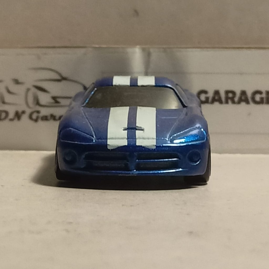 Hotwheels Regular Blue Card Lama (Loose) – 2005 Dodge Viper (Blue with White Stripes)