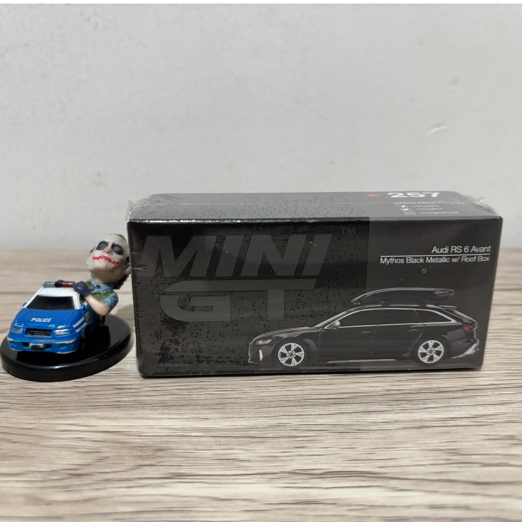 Mini GT MiniGT Audi RS 6 Avant Mythos Black Metallic with Roof Box