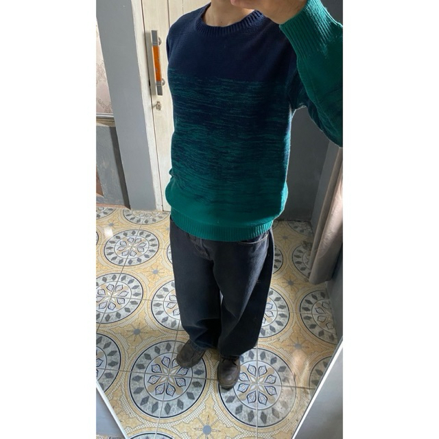 HANGTEN Gradient Vintage Knit Sweater.