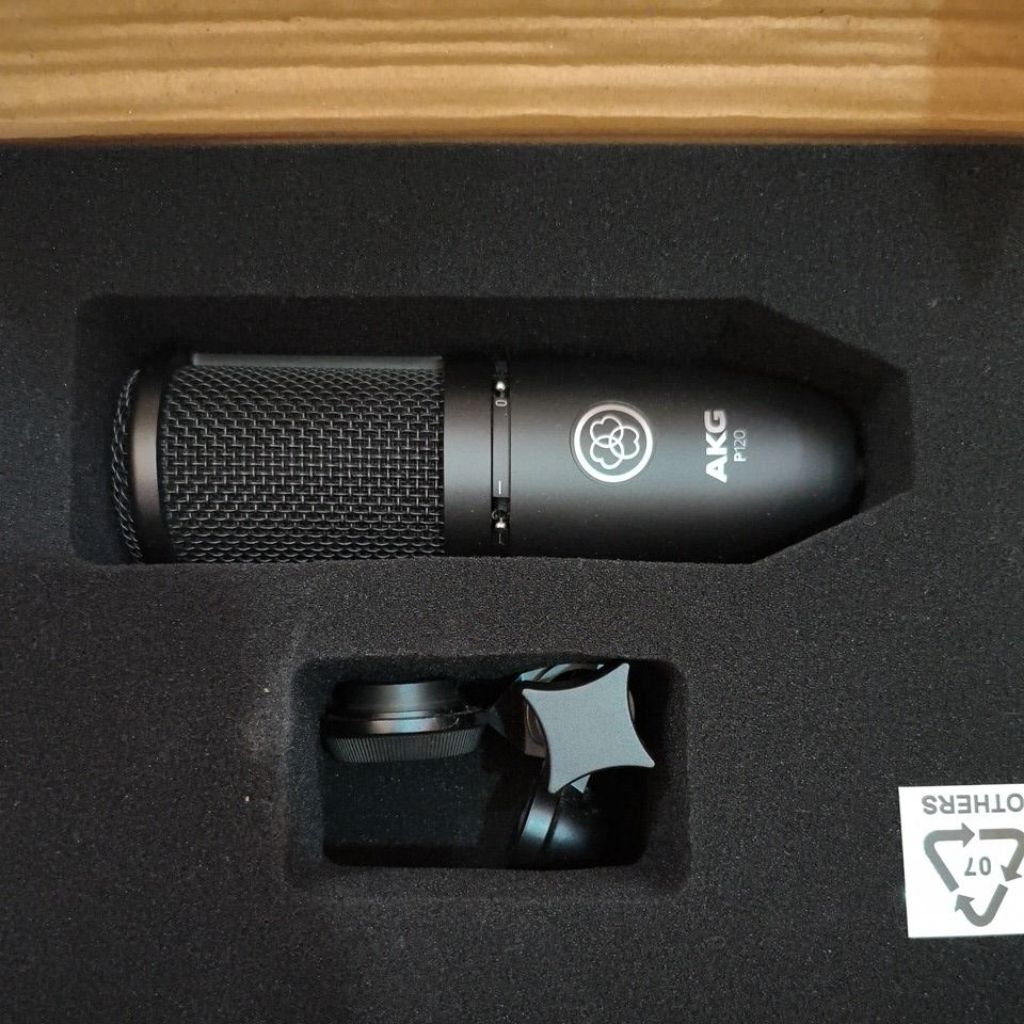 Mic AKG p120 second