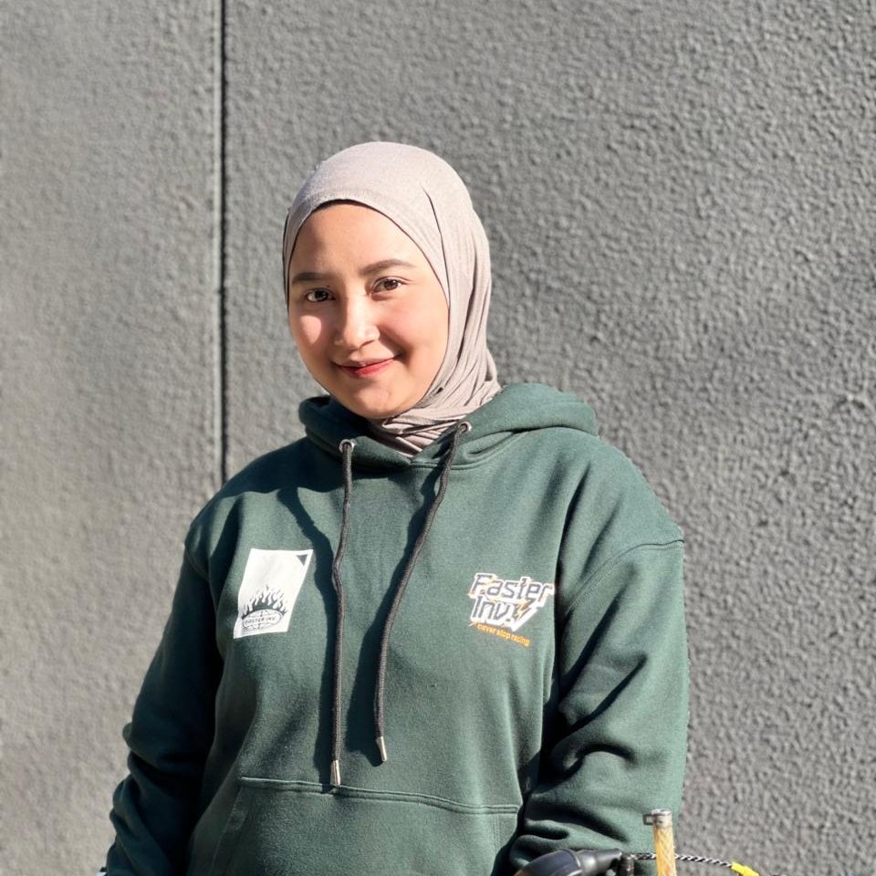 Hoodie hijau botol petir