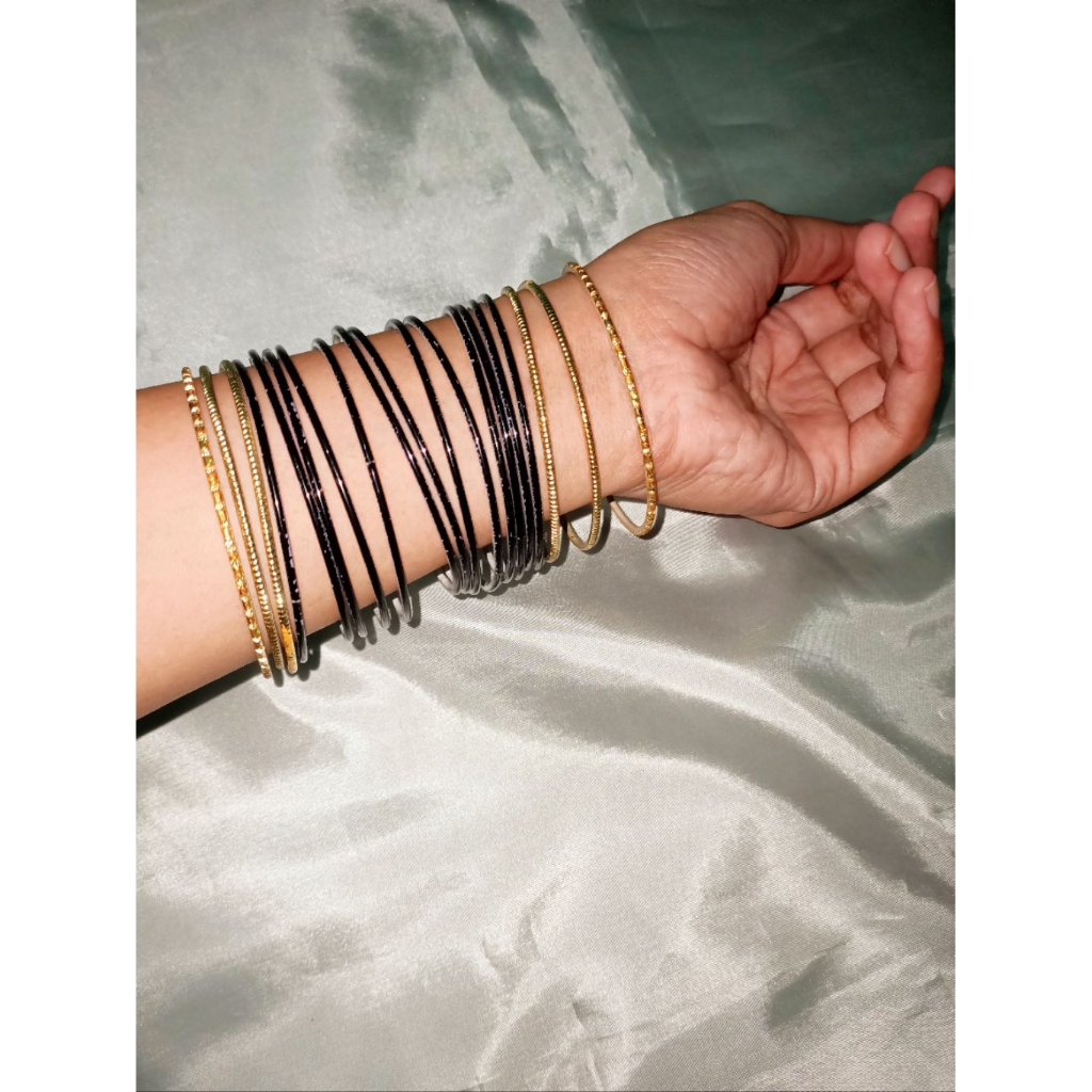 Gelang Bangle Preloved Bollywood style black n gold. Bangle PL Chudiya 1 set Black Gold Glitter. Gel