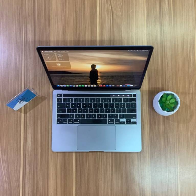 MACBOOK PRO 2022 M2 RAM 8GB SSD 256GB TOUCHBAR I SECOND/BEKAS