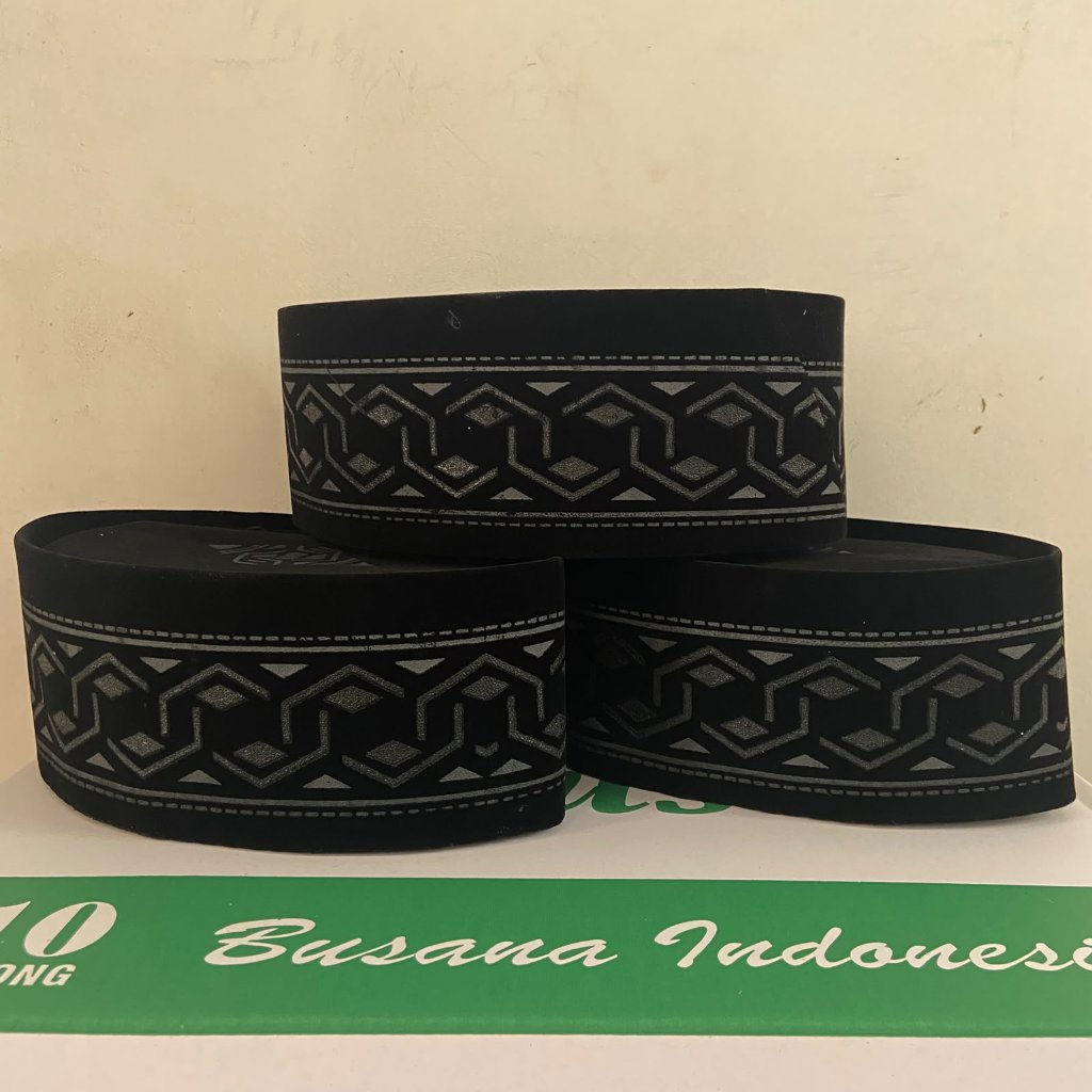 Peci Hitam Motif 3D Tinggi 9cm Songkok Peci Kopiah Hitam Fashion Muslim Anak Dan Dewasa Nyaman