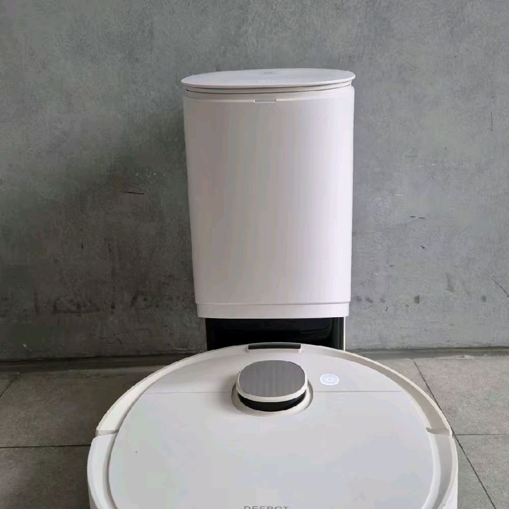 Ecovacs Deebot N10 + Auto Empty Station Preloved