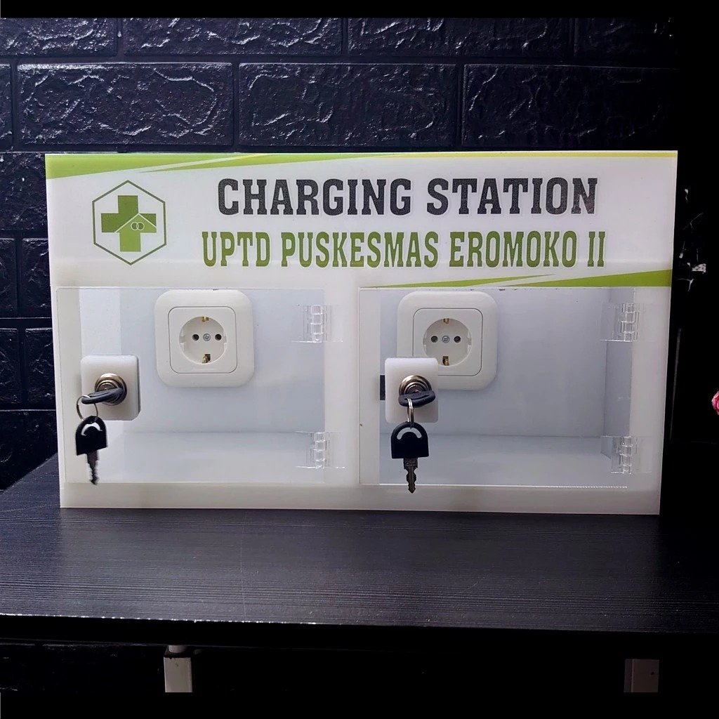 CHARGING STATION AKRILIK TEMPAT CHARGER STOP KONTAK / BOX CHARGER HP AKRILIK