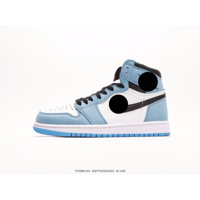 Air Jordan 1 High UNC