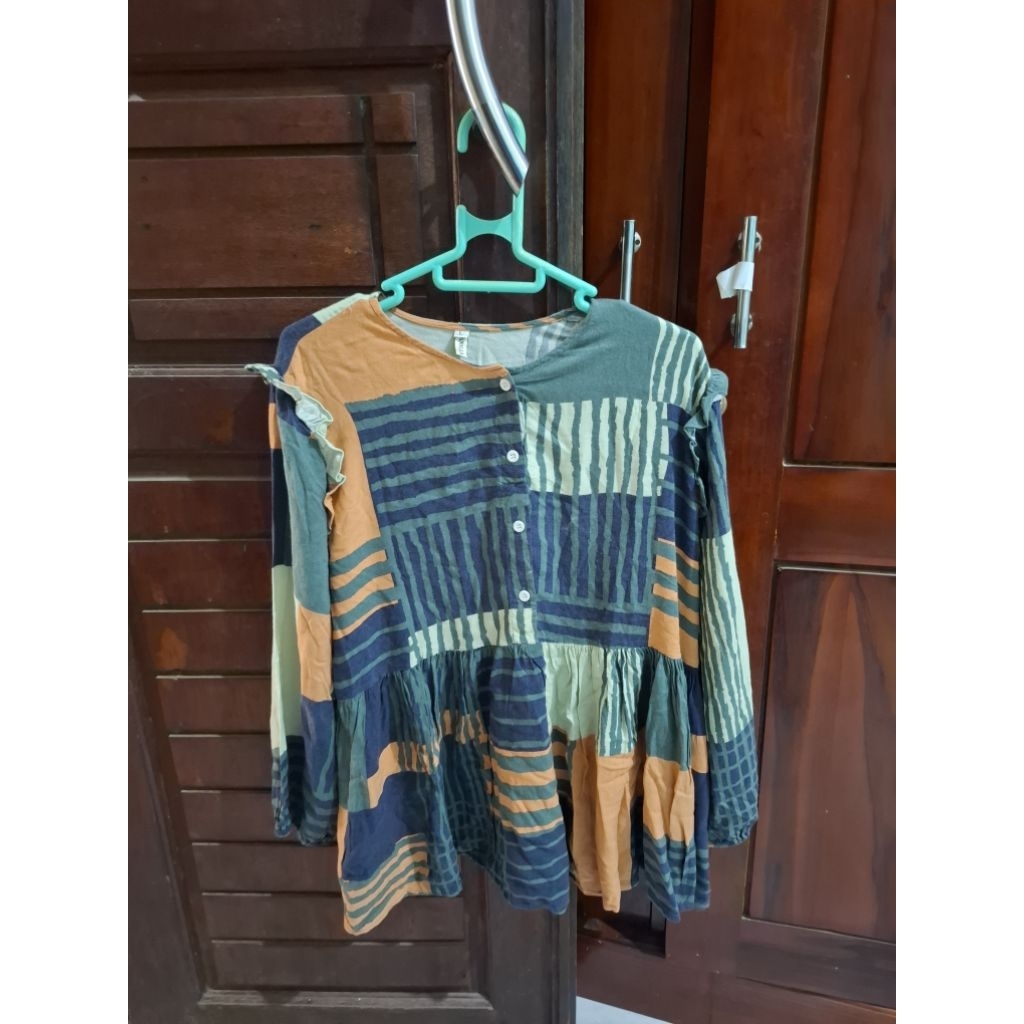 Preloved Blouse Vanilla Hijab