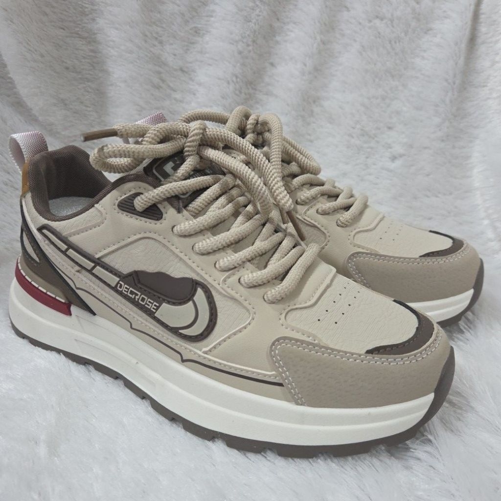 Sepatu sports sneakers dewasa laki laki 7601