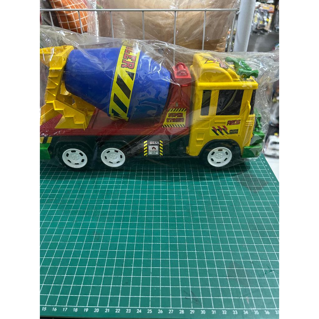 MOBIL MOLEN MAINAN MIXER SEMEN TRUK