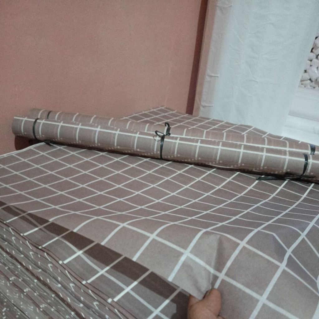 kertas layangan litho printimg warna coklat ukuran 60x60 1 kebet geblus ( 82) a