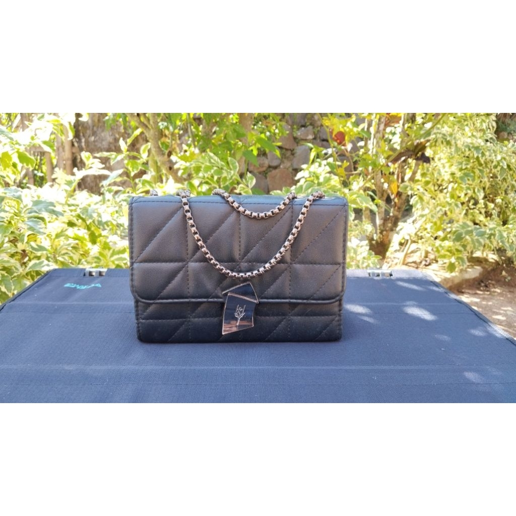 Tas Slempang Wanita Hitam