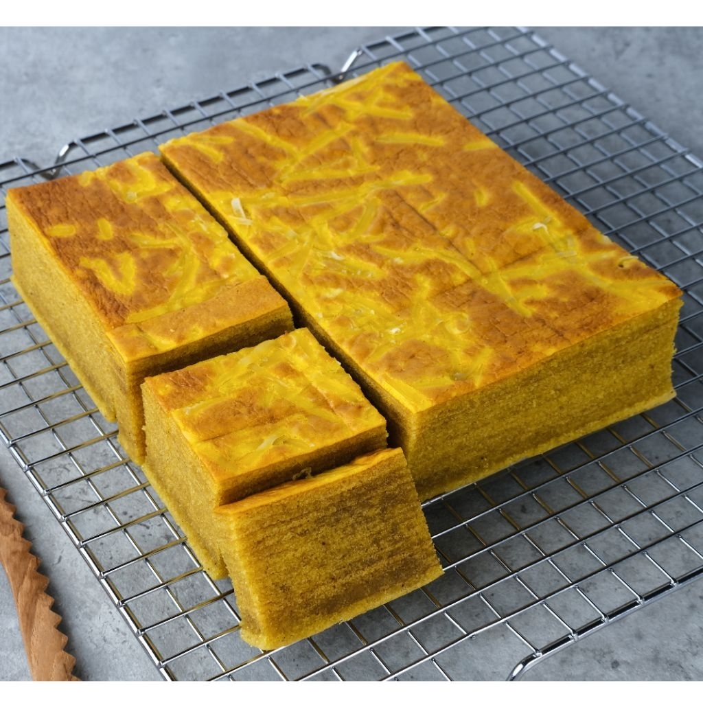 

Arinda Lapis Legit Keju. Ukuran 17×17cm, 700gr