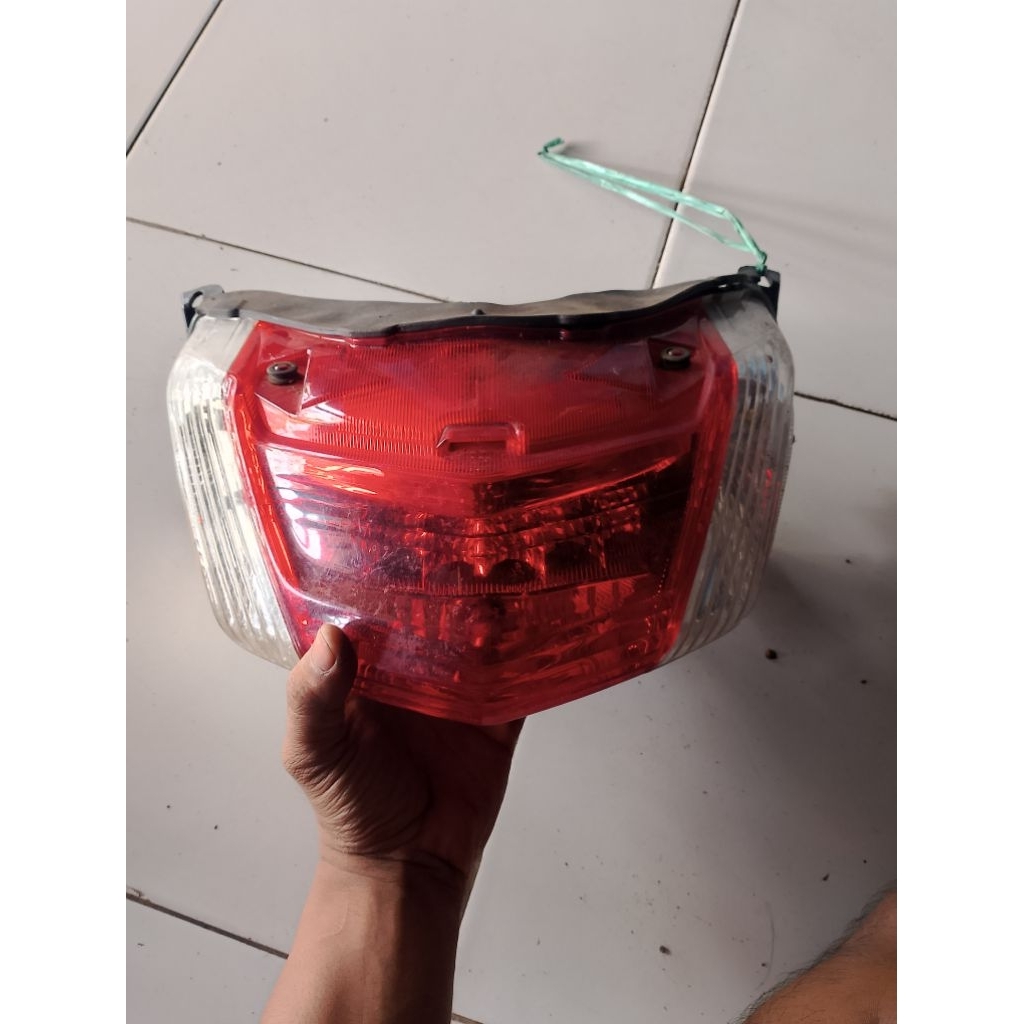 lampu belakang ORI NMAX old mulus minus hanya kabel nya saja putus