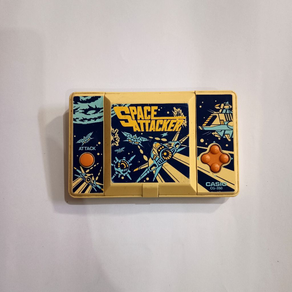 Game watch vintage Casio Space Attacker CG-350