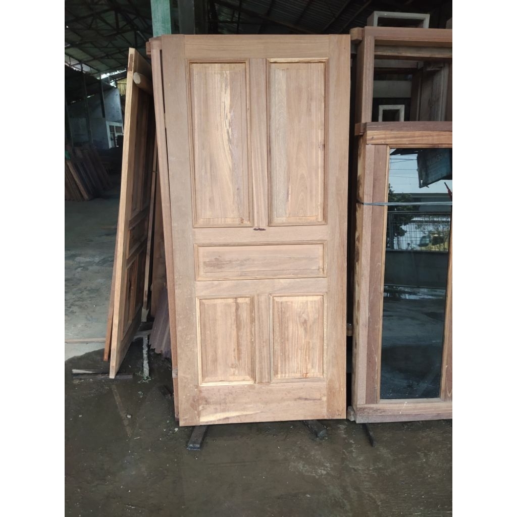 Pintu dan Kusen Kayu Bangkir Asli Kalimantan Minimalis Bagus