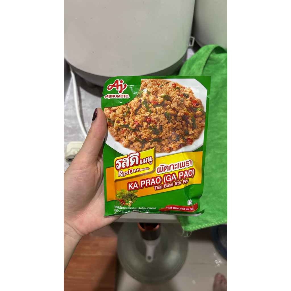 

Ajinomoto Bumbu Rosdee Ka Prao Thai basir Stir Fry Hand Carry