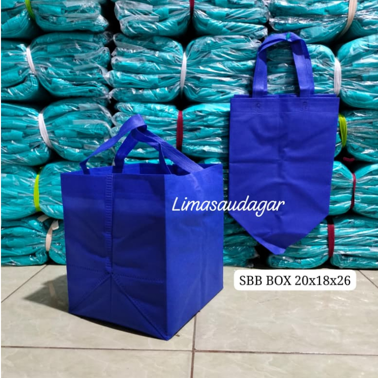 

Tas goodiebag SBB box press 18 (20x18x26) Tas handle box nasi ( lusinan isi 12pcs )