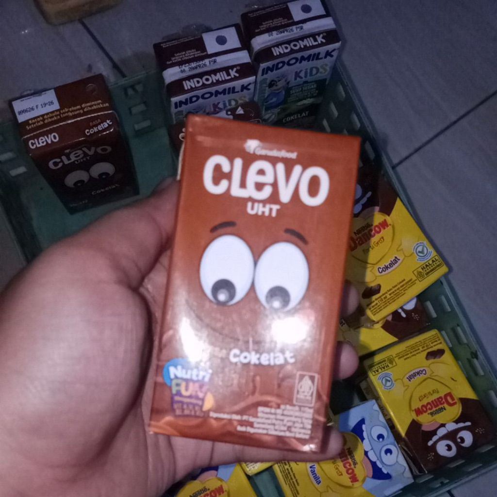 

clevo uht rasa coklat 115ml