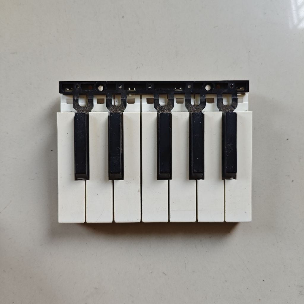 1 oktaf Tuts Hitam Putih Korg Micro Arranger MA korg Micro