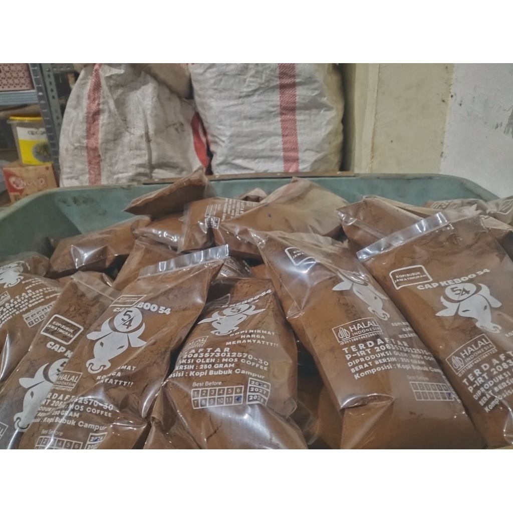 

PERKARTON KOPI BUBUK MURAH CAP KEBOO 54 PUTIH 5KG ISI 20 BUNGKUS KEMASAN 250 GRAM TERLARIS COCOK UNTUK DIJUAL LAGI RESELLER WARUNG KELONTONG MAUPUN MADURA NIKMAT MERAKYAT