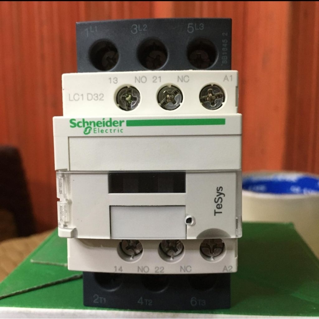 LC1D32M7 KONTAKTOR 50A  3PHASE SCHNEIDER