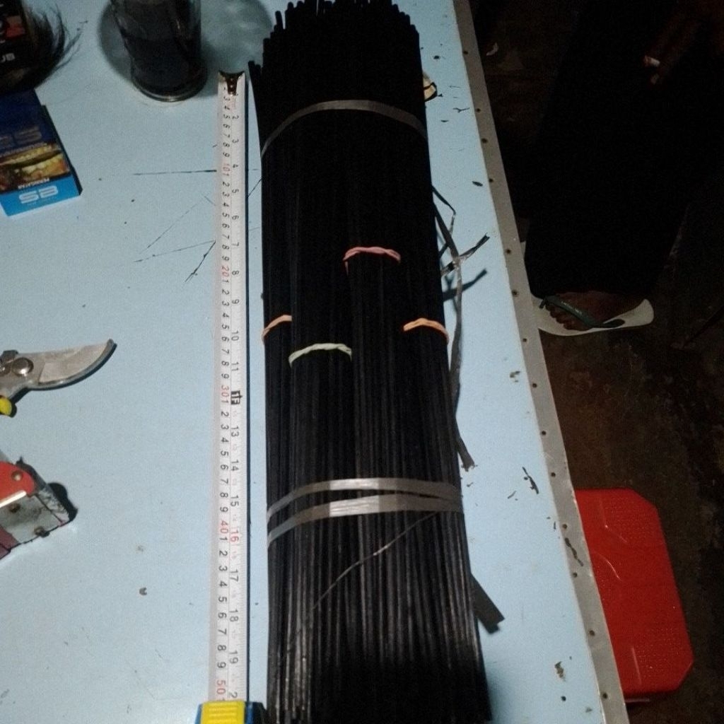 Ruji Sangkar Bambu Alas Diameter 4,5 Panjang 50 cm Hitam