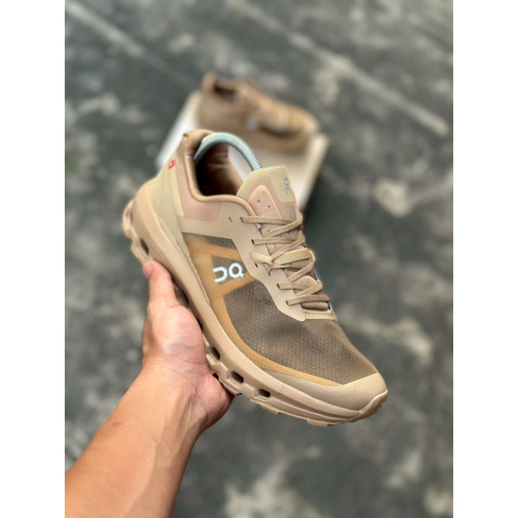 Sepatu Running On Cl vista 2 brown