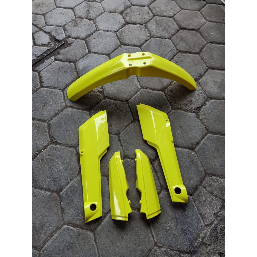 spakbor depan honda win win100 set bodi win cover aki win warna kuning pabriktangki japstyle custom 
