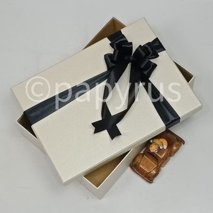 

PAPYRUS 25x35 Tinggi 5cm Kotak Kado Gift Box Hardbox Hampers Hadiah V3