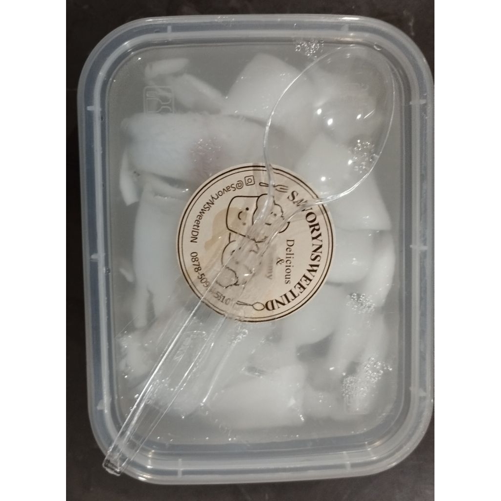 

Puding Kelapa / coconut Jelly Murni 100% air dan daging kelapa muda